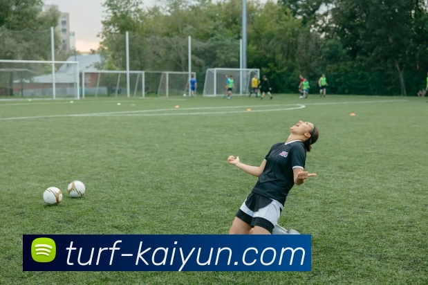 比利亚雷亚尔主场强势迎战客场疲软的埃尔切争夺西甲保级资格